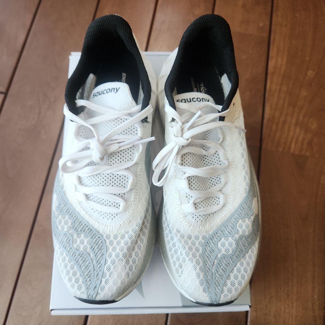 エンドルフィンプロ4 Saucony サッカニー 　26.5