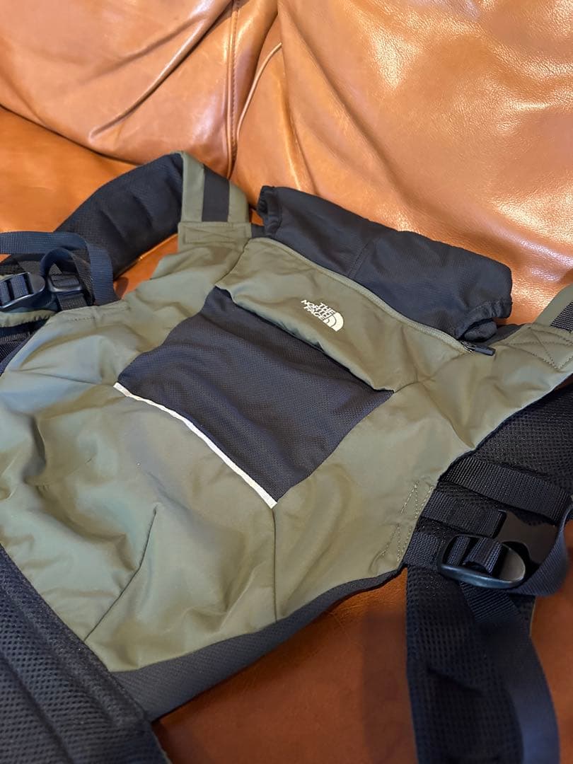 ノースフェイス　抱っこ紐　ニュートープ　　カーキ　THE NORTH FACE