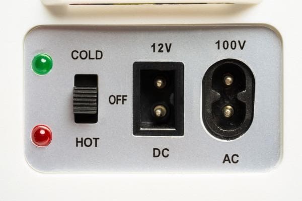 コンパクト車載冷温庫 ひえぽか