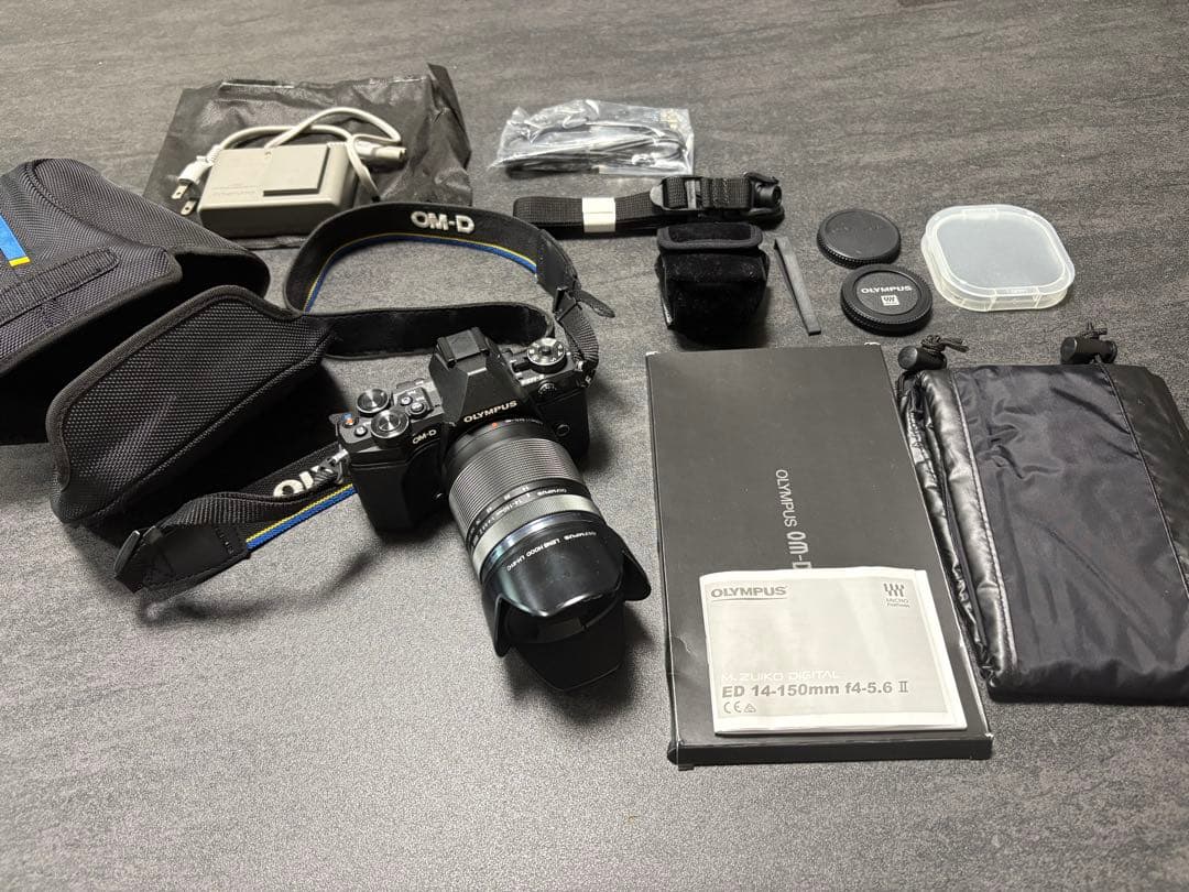 【中古】OLYMPUS E-M5 MarkII ＋望遠レンズ等オプション付き