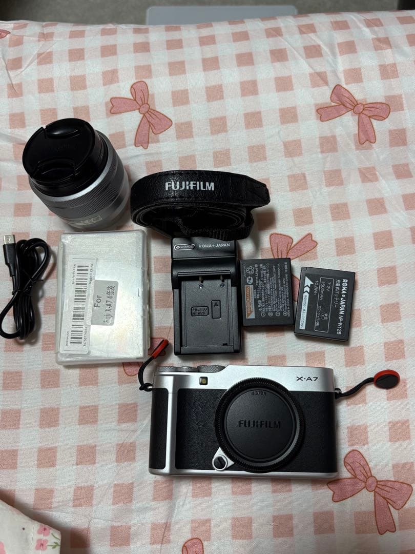 FUJIFILM X-A7 ミラーレスカメラ シルバー/ブラック