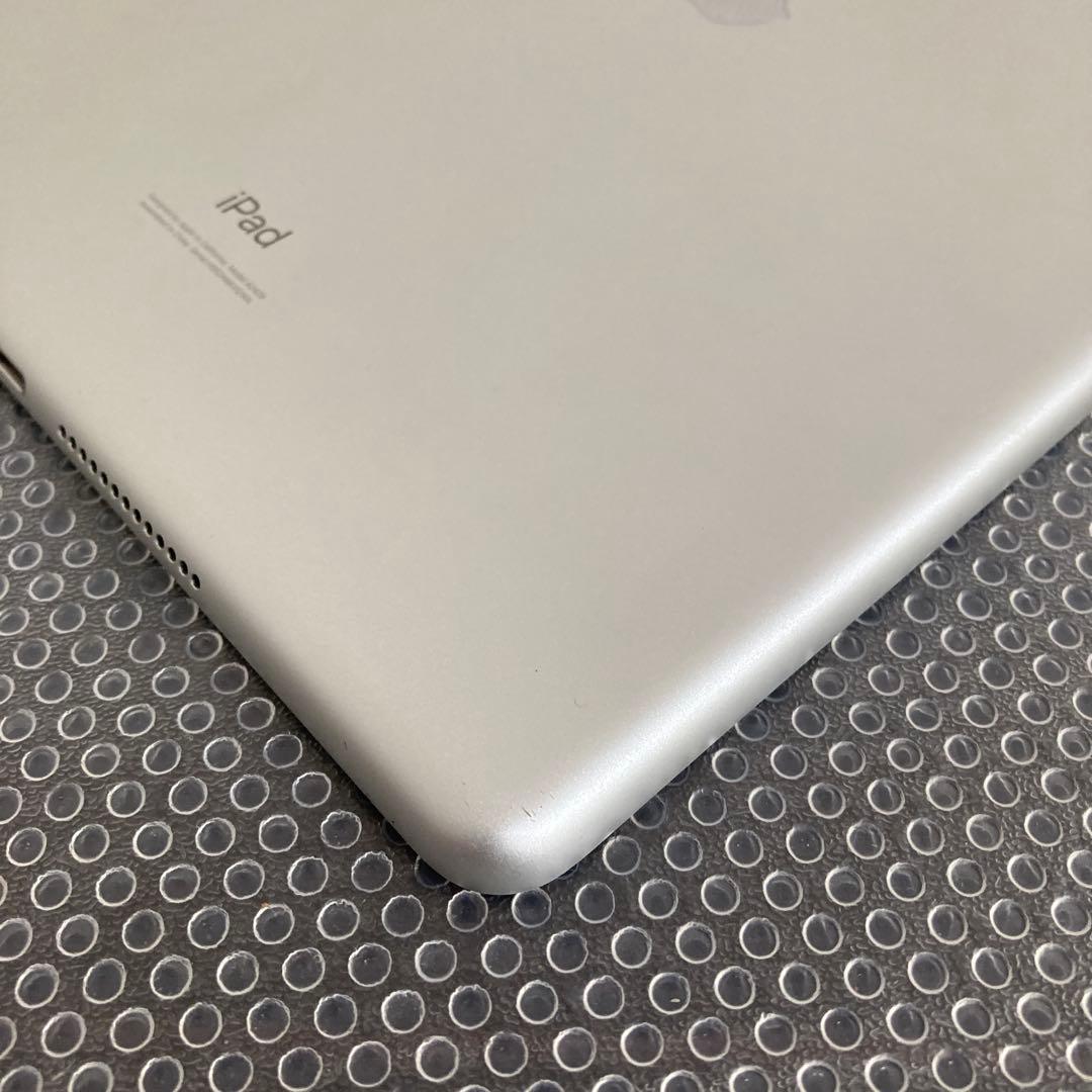 3596【早い者勝ち】電池最良好☆iPad8 第8世代 32GB SIMフリー☆