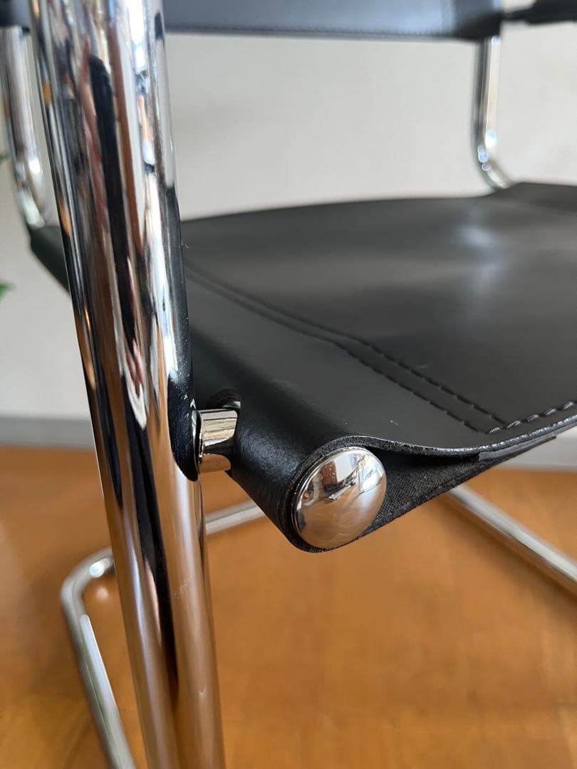 マルト・スタム　アームチェア　2脚カンティレバー　本革　リプロダクト　バウハウス