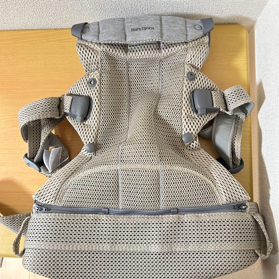 ベビービョルン ハーモニー グレーベージュ 抱っこ紐 メッシュ