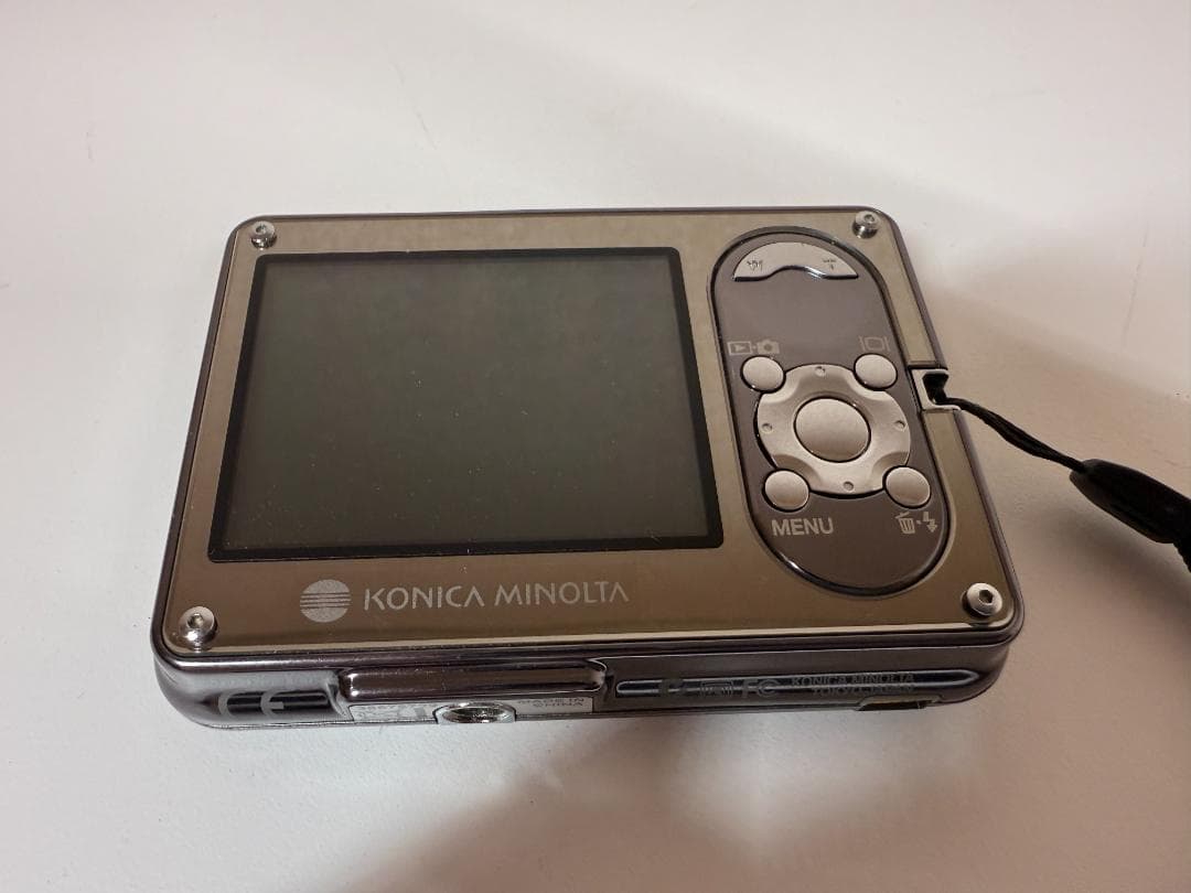 コニカミノルタ コンパクトデジタルカメラ DIMAGE X1 充電器付き