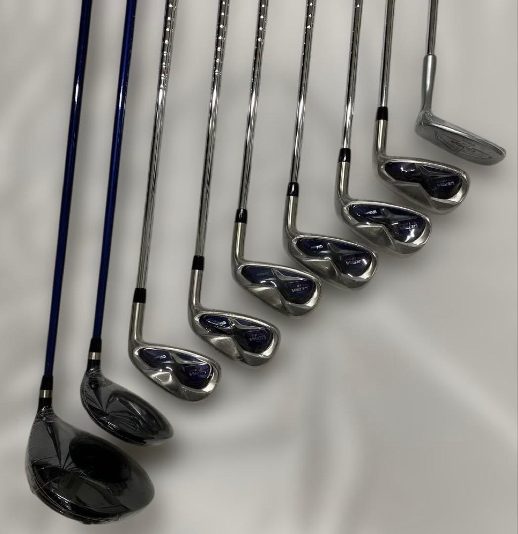 Wilson（ウィルソン）のクラブ セットとカートバッグのセット。