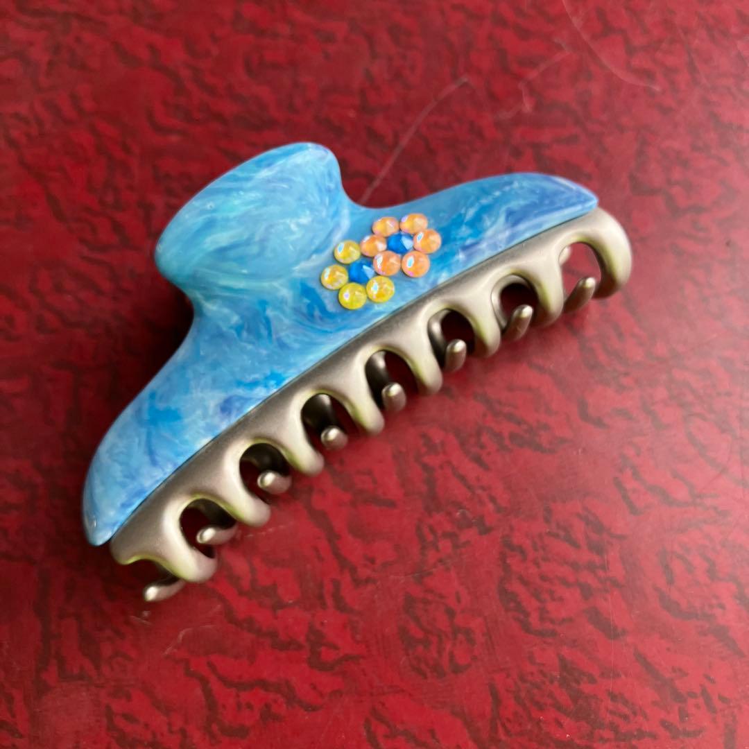 acca ヘアクリップ Mサイズ ほぼ未使用美品【最終値下げ！明日まで】