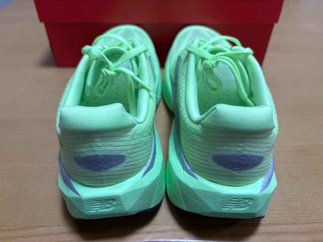 スパイク・シューズ FuelCell Rebel v5 27cm