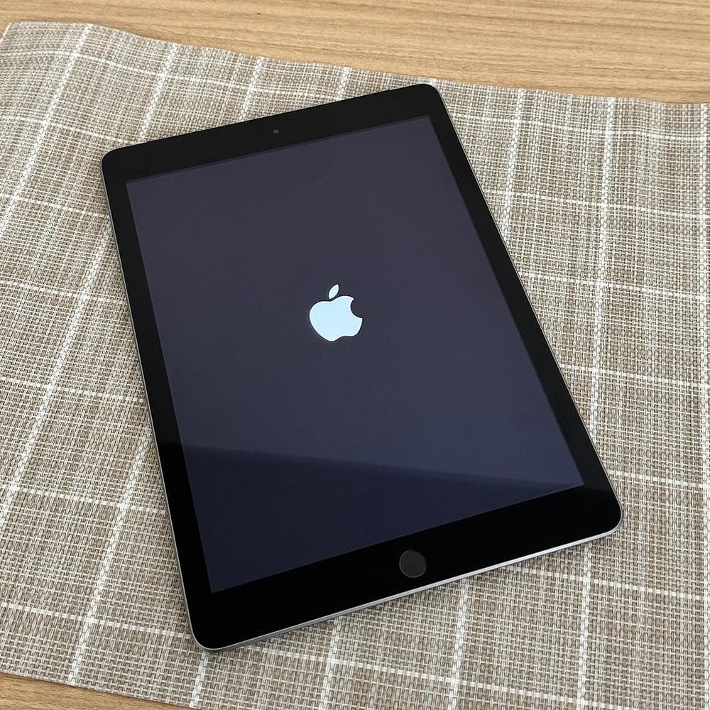 Apple iPad (A1823)32G 本体 初期設定済
