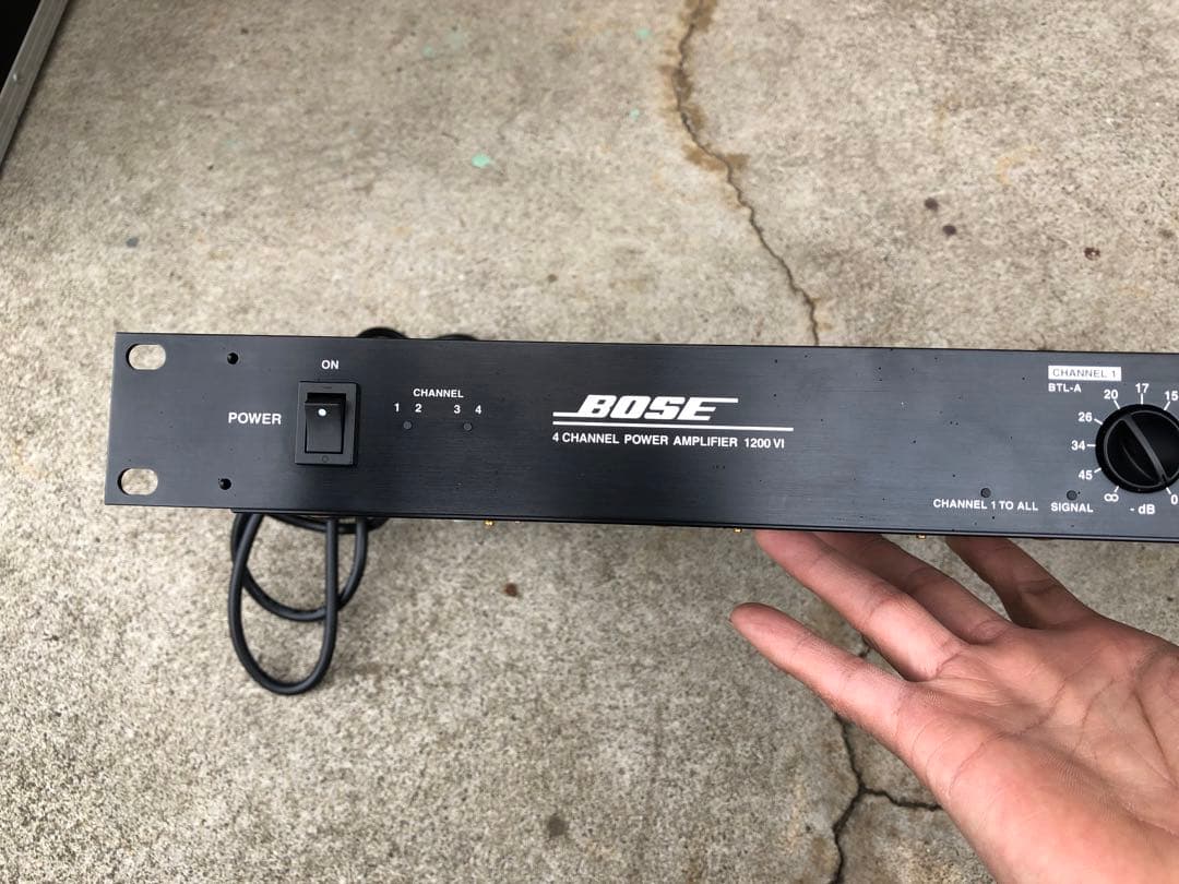 アンプ BOSE 4 CHANNNEL POWER AMPLIFIER 1200 VI