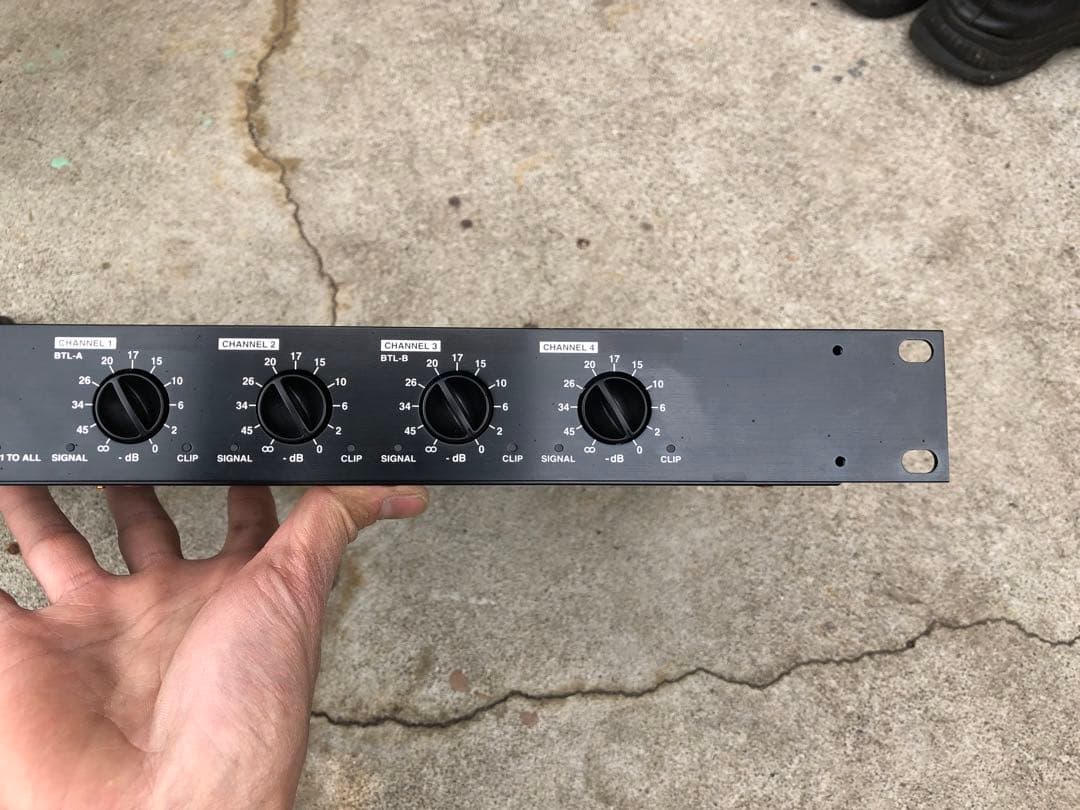 アンプ BOSE 4 CHANNNEL POWER AMPLIFIER 1200 VI