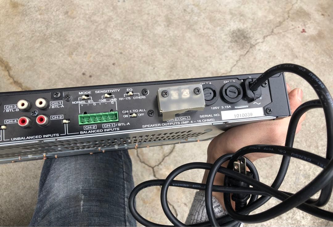 アンプ BOSE 4 CHANNNEL POWER AMPLIFIER 1200 VI