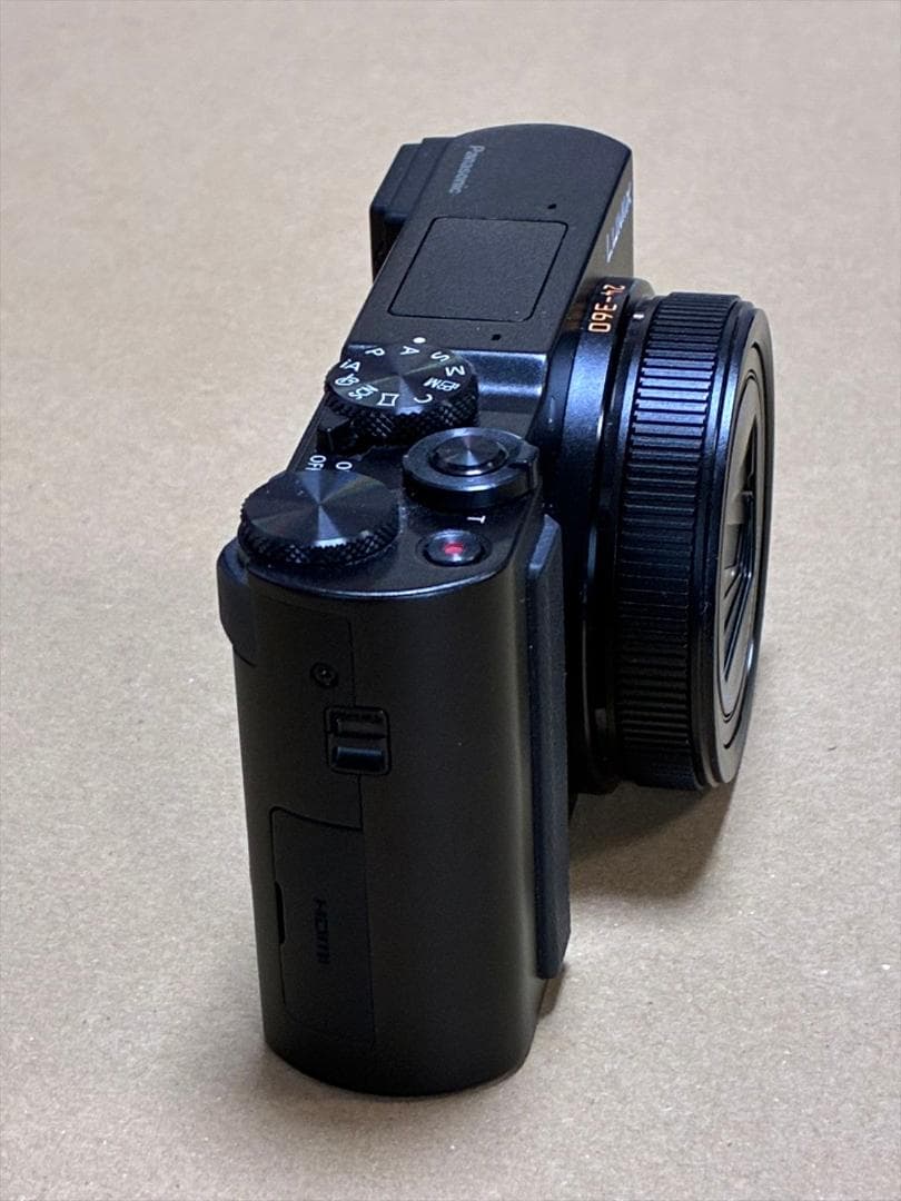 デジタルカメラ Lumix DC-TX2D