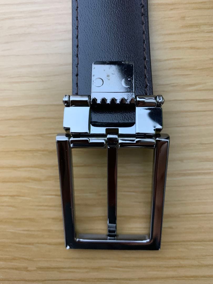 【美品】バーバリー革ベルト（色：ダークブラウン）