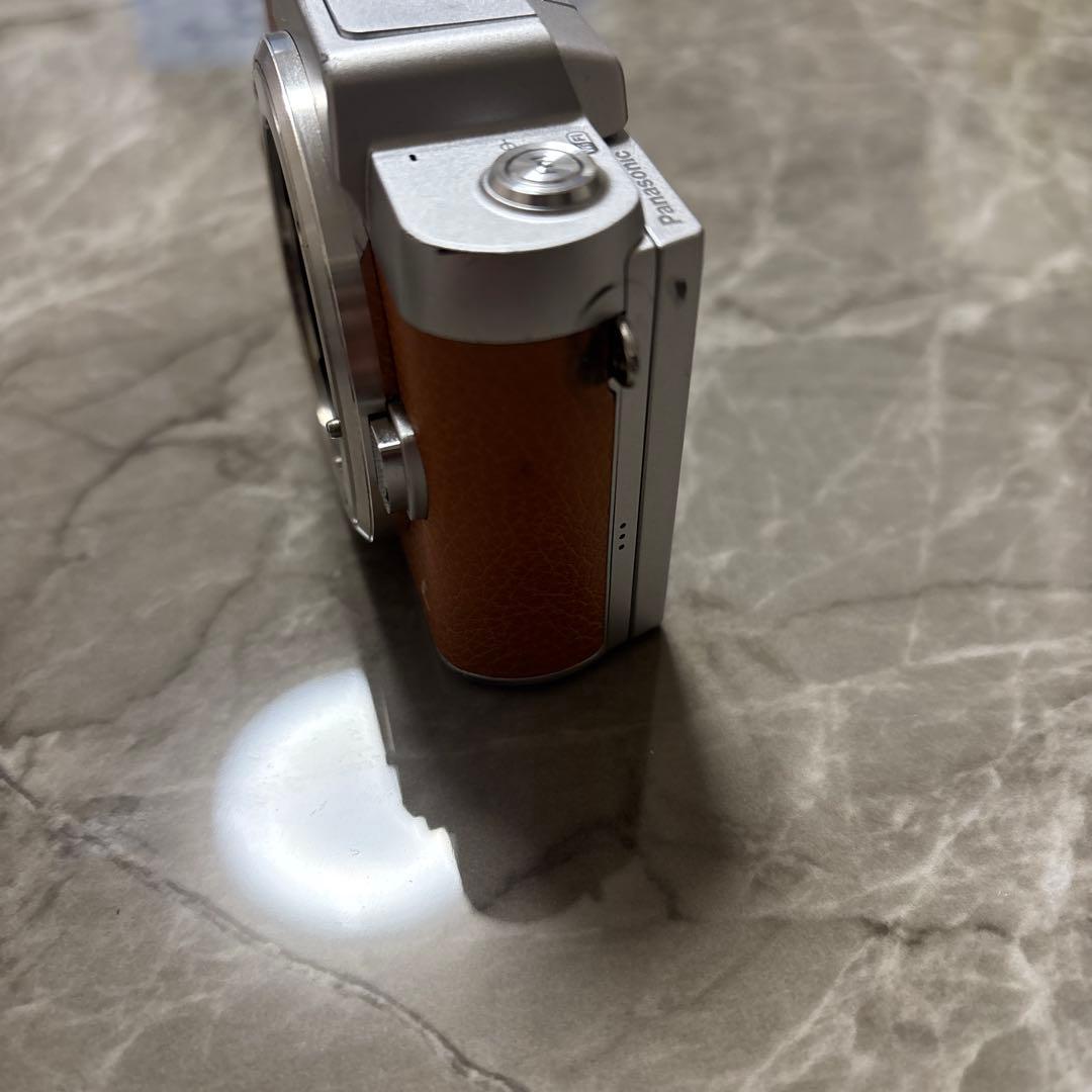 パナソニック LUMIX DMC-GF7W