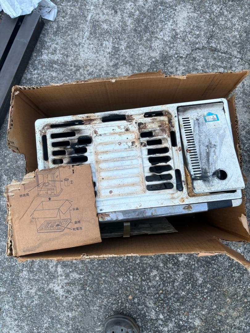 ジャンク級灯油ストーブ　2台セット　状態未確認