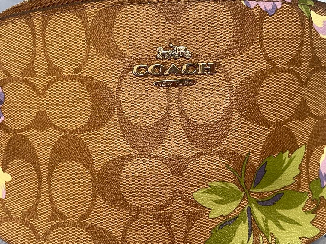 COACH ボディバッグ 未使用に近い