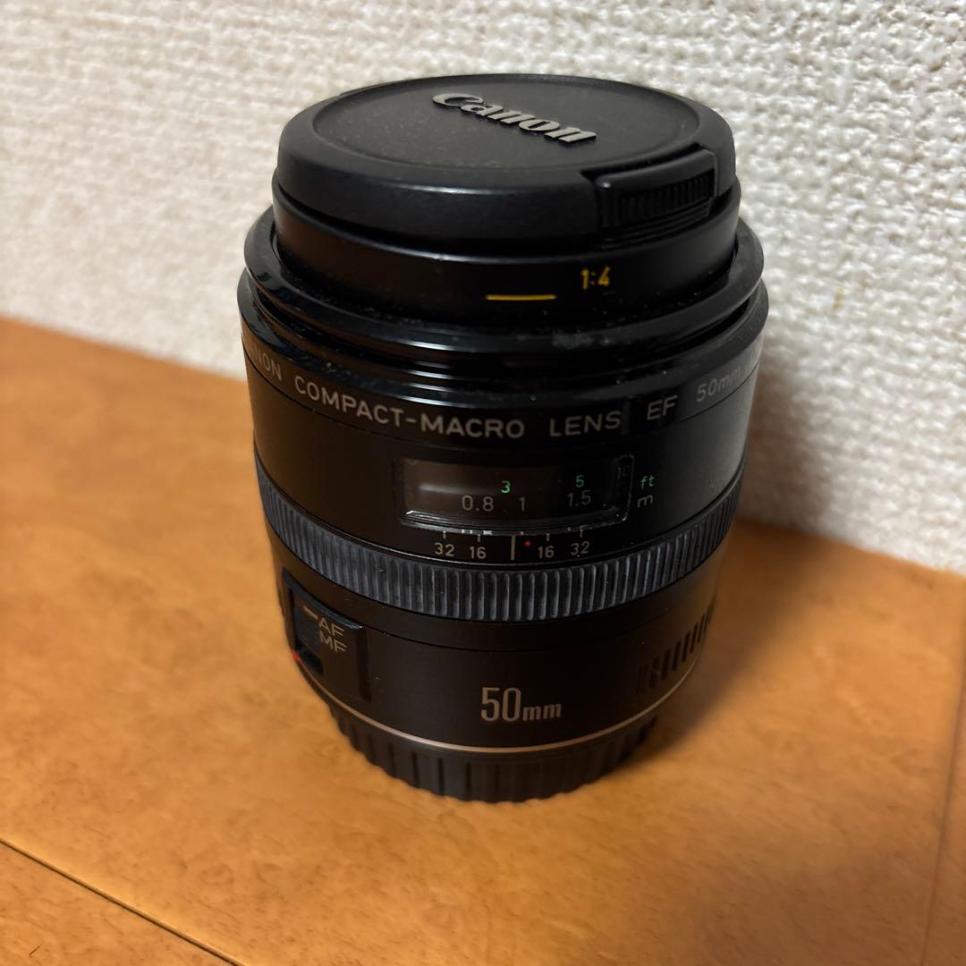 EF 50mm f/2.5 Compact Macro レンズ
