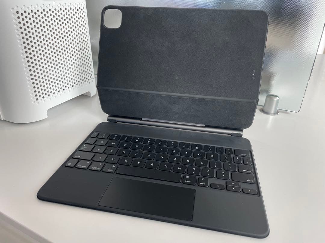 Apple iPad Magic Keyboard 11インチ MXQT2LL