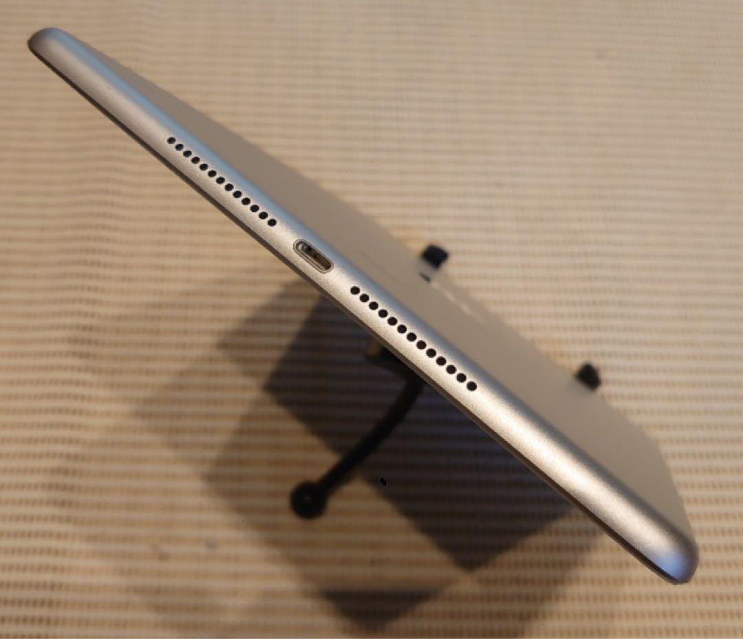完動品iPad第5世代(A1822)本体32GBシルバー送料込VVRV7