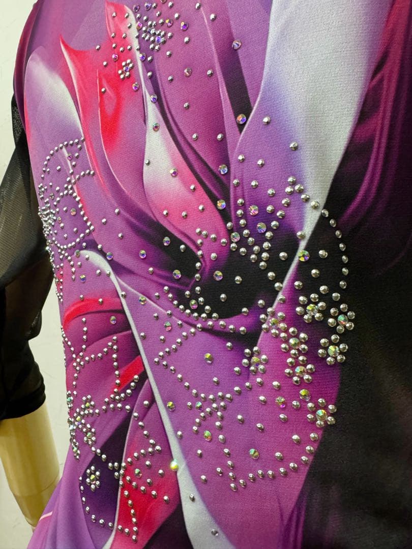 【上級ラインストーン】新品　社交ダンス　黒　ピンクプリントカットソーr300