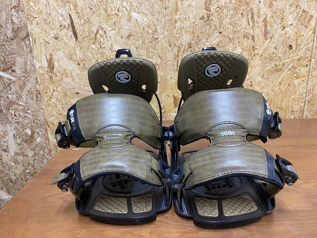 スノーボードビンディング flow five