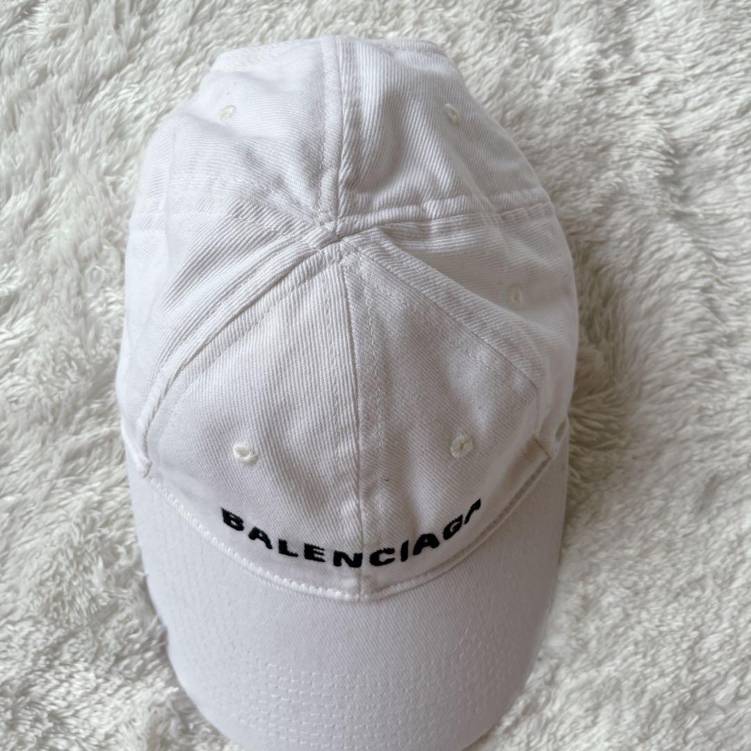 【人気✨】BALENCIAGA ベースボールキャップ ホワイト　ロゴ　Lサイズ