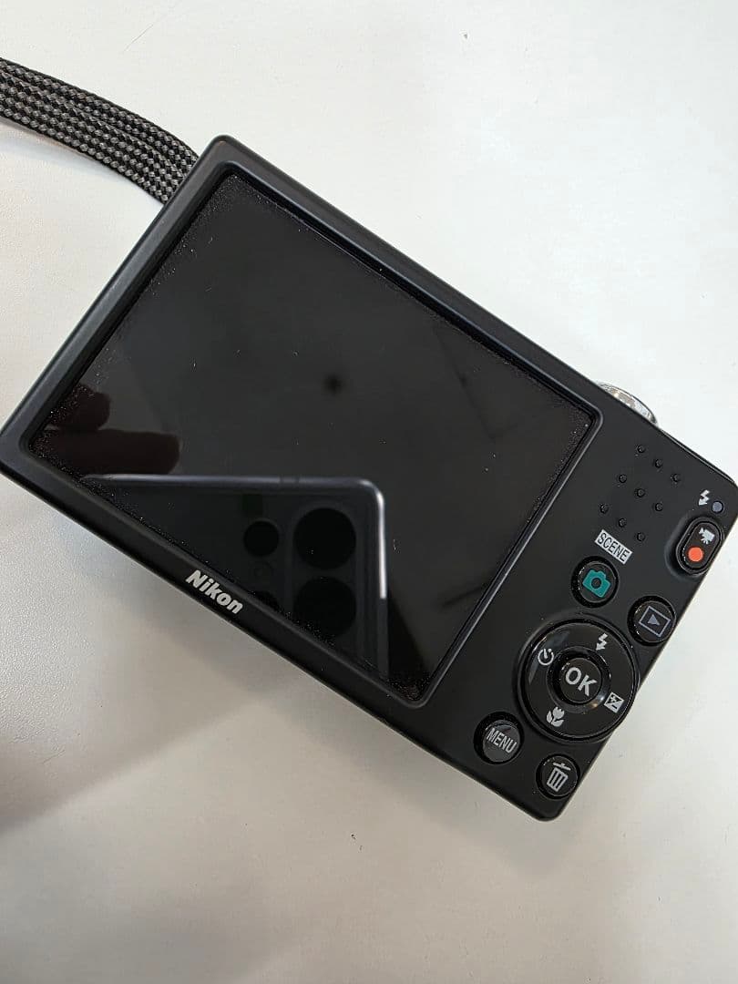 超美品 Nikon COOLPIX L26 コンパクトデジタルカメラ 電池モデル