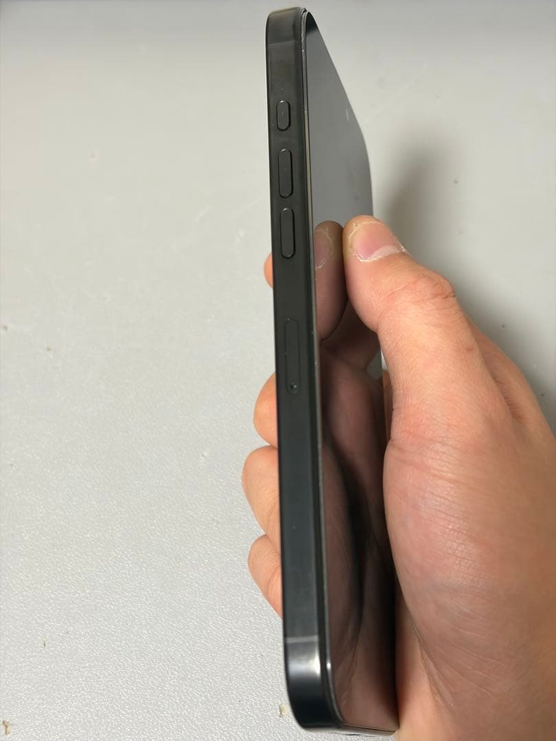 極美品 iPhone16 Pro Max 256GB ブラックチタニウム