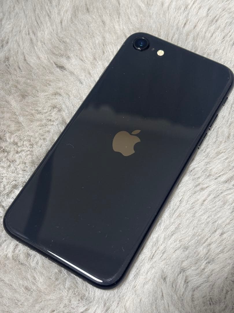 Apple iPhone SE第2世代 ブラック 本体