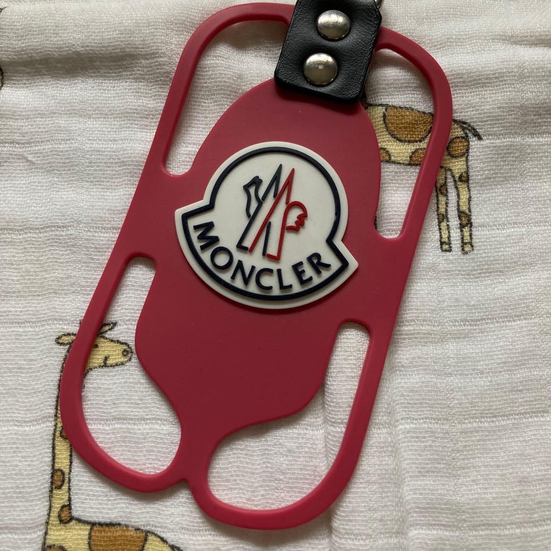 モンクレール　スマホストラップ