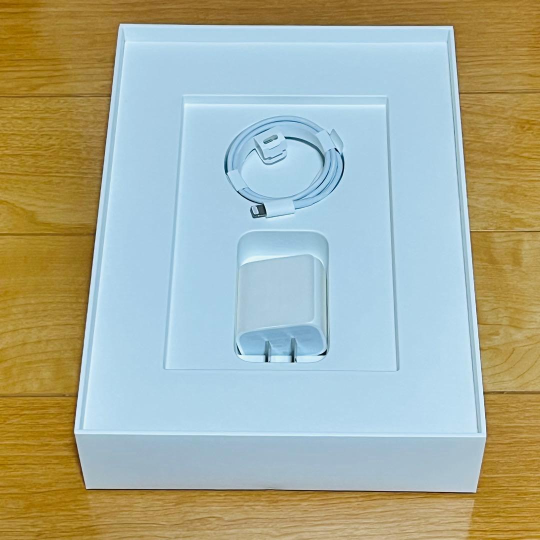 新品Apple iPad 第8世代 10.2インチ Wi-Fi 32GBゴールド