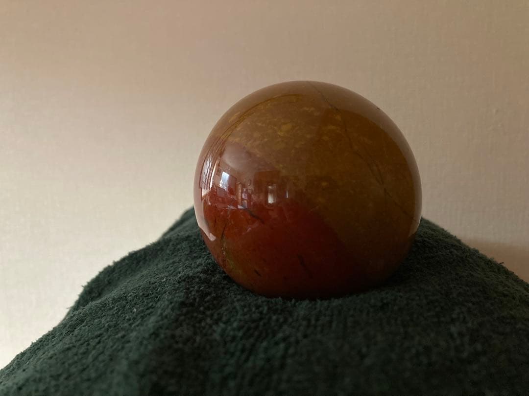 佐渡赤玉石　直径7センチ