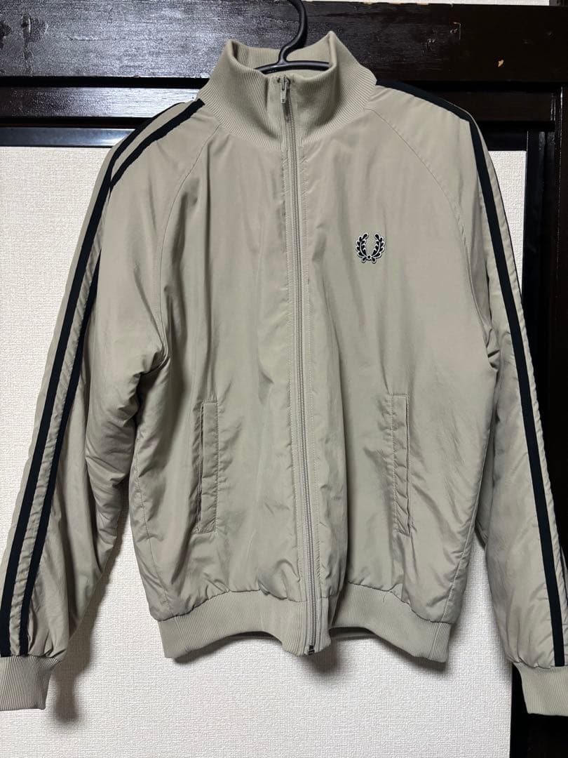 【美品】FRED PERRY 中綿ジャケット Mサイズ 値下げ可能