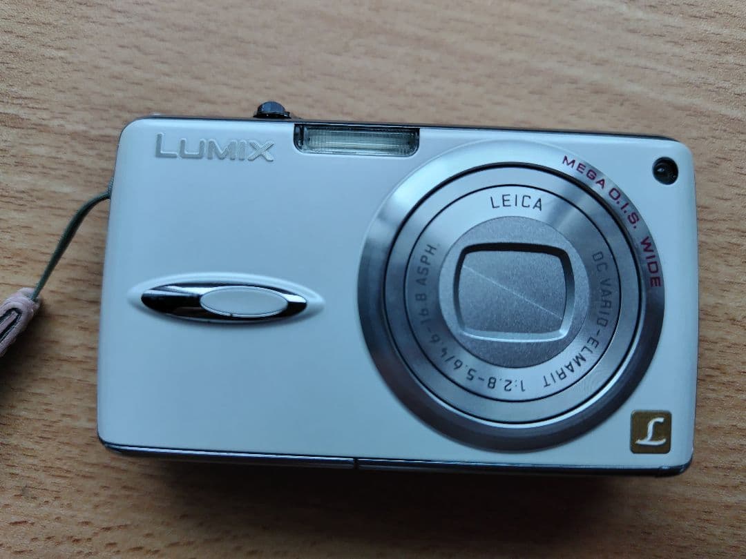 【美品】Panasonic LUMIX DMC-FX01 ホワイト