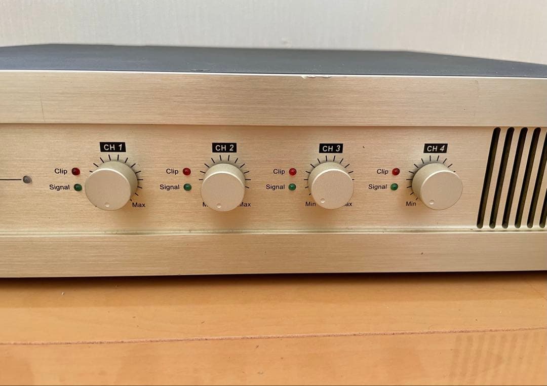 【値下げ交渉可！】CLASSIC PRO 「CP4100」パワーアンプ-おまけ付