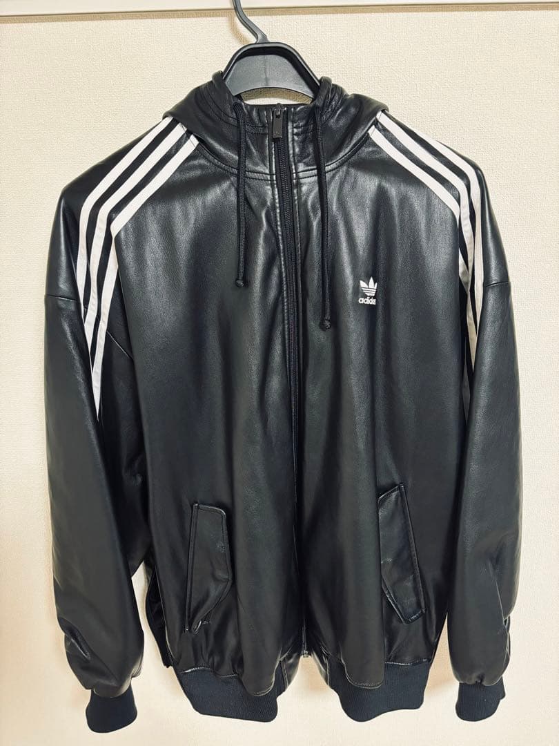 adidas レザージャケット
