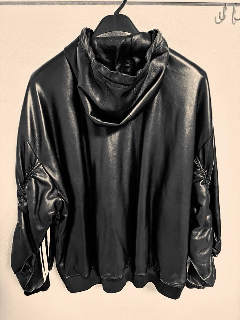 adidas レザージャケット