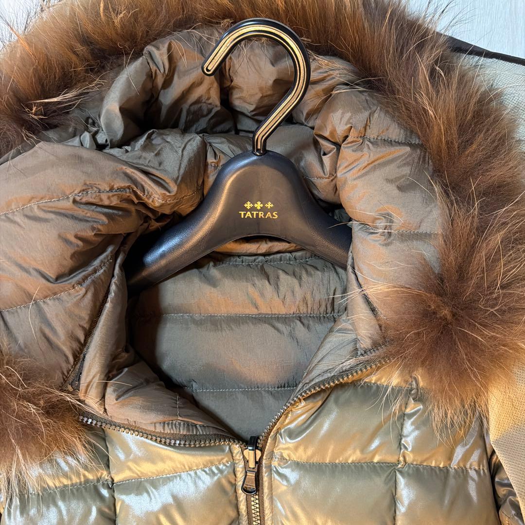 ✴︎りーり✴︎TATRAS フード付きダウンジャケット オリーブ リバーシブル