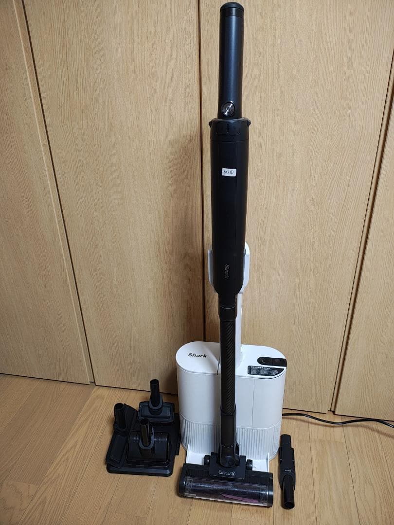 シャーク★コードレスクリーナー★LC301JBK★バッテリー新品と同等★1
