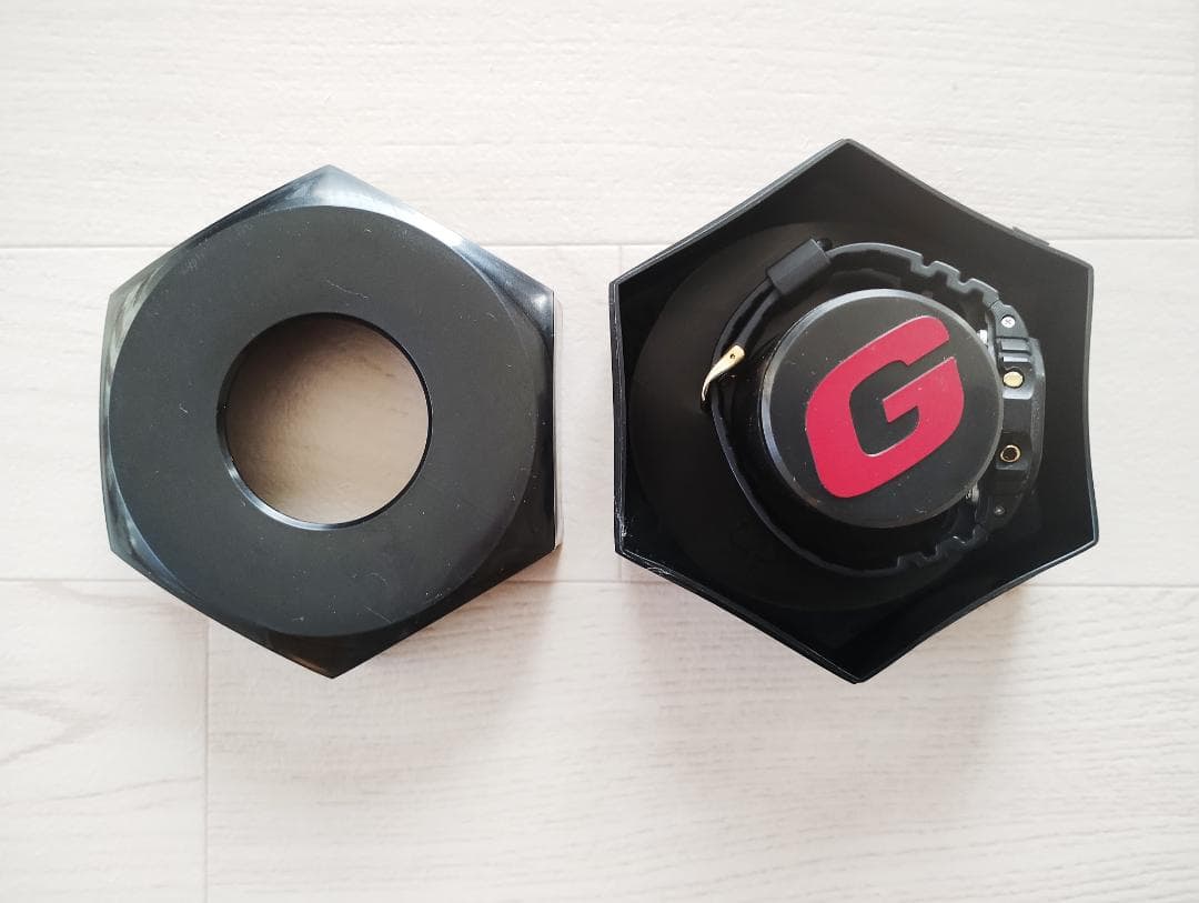 CASIO G-SHOCK DW-5600E ゴールド液晶 デジタル腕時計