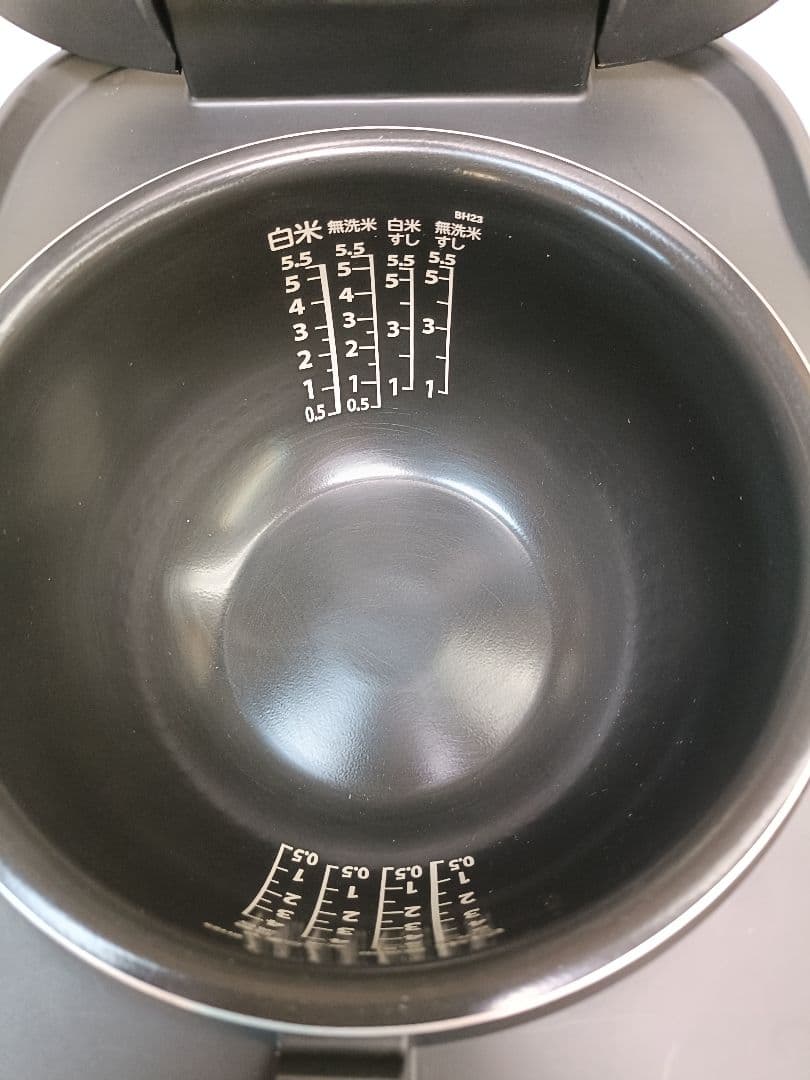 東芝 TOSHIBA IH炊飯ジャー 5.5合炊き RC-10BHW 24年製
