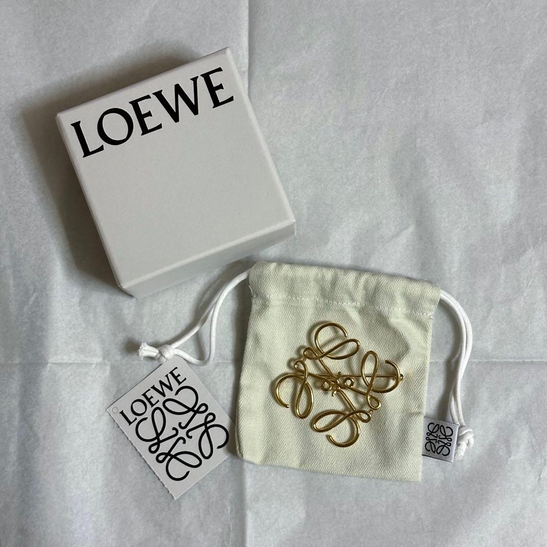 LOEWE ロエベ　ゴールドブローチ