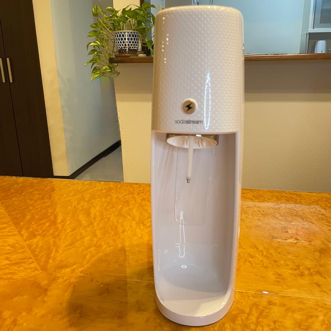 Sodastream One Touch 満タンガスシリンダー2本、ボトル2本