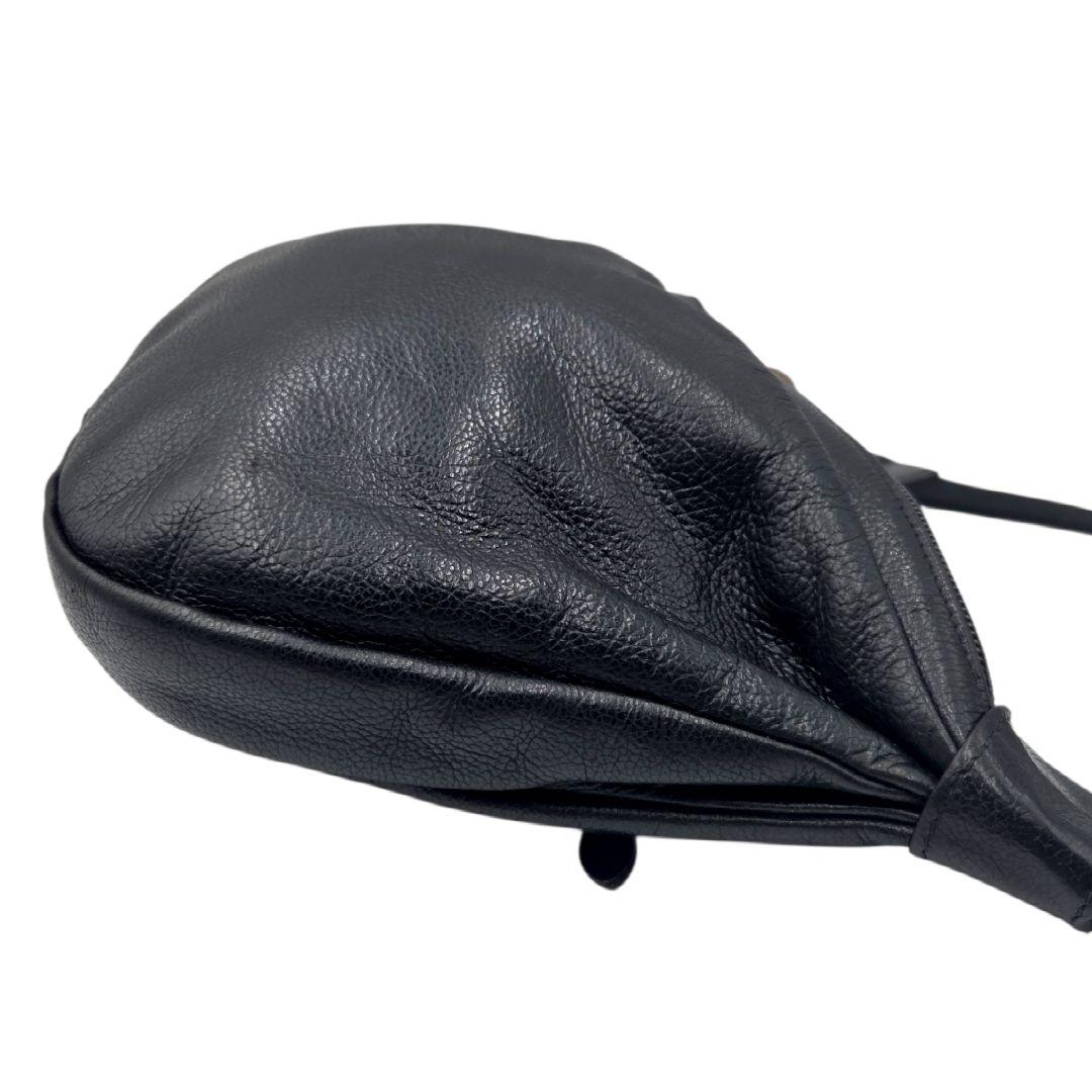 IL BISONTE ボディバッグ レザー ロゴ 長さ調整 黒 ユニセックス