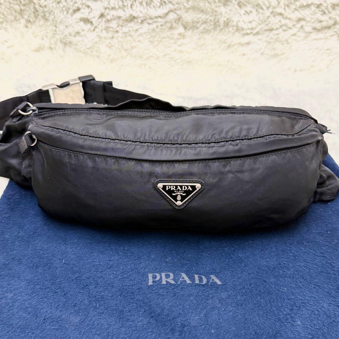 【美品】PRADAプラダ ボディバッグ 黒 白タグ 三角ロゴ ウエストポーチ