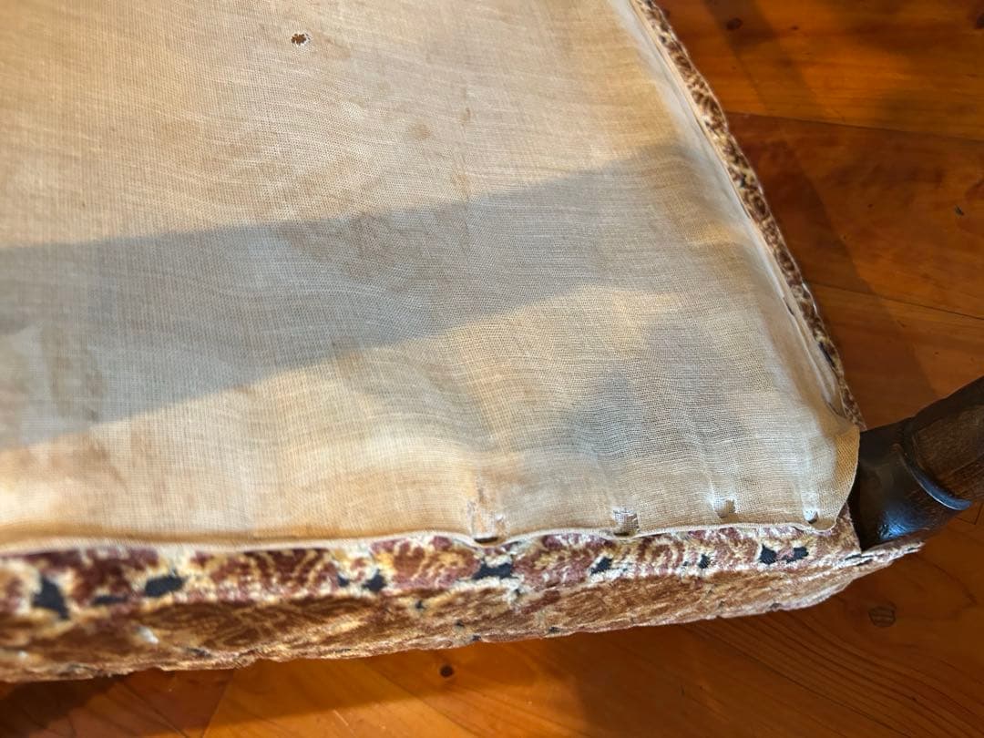 クラシック家具の　英国調ダイニングチェア