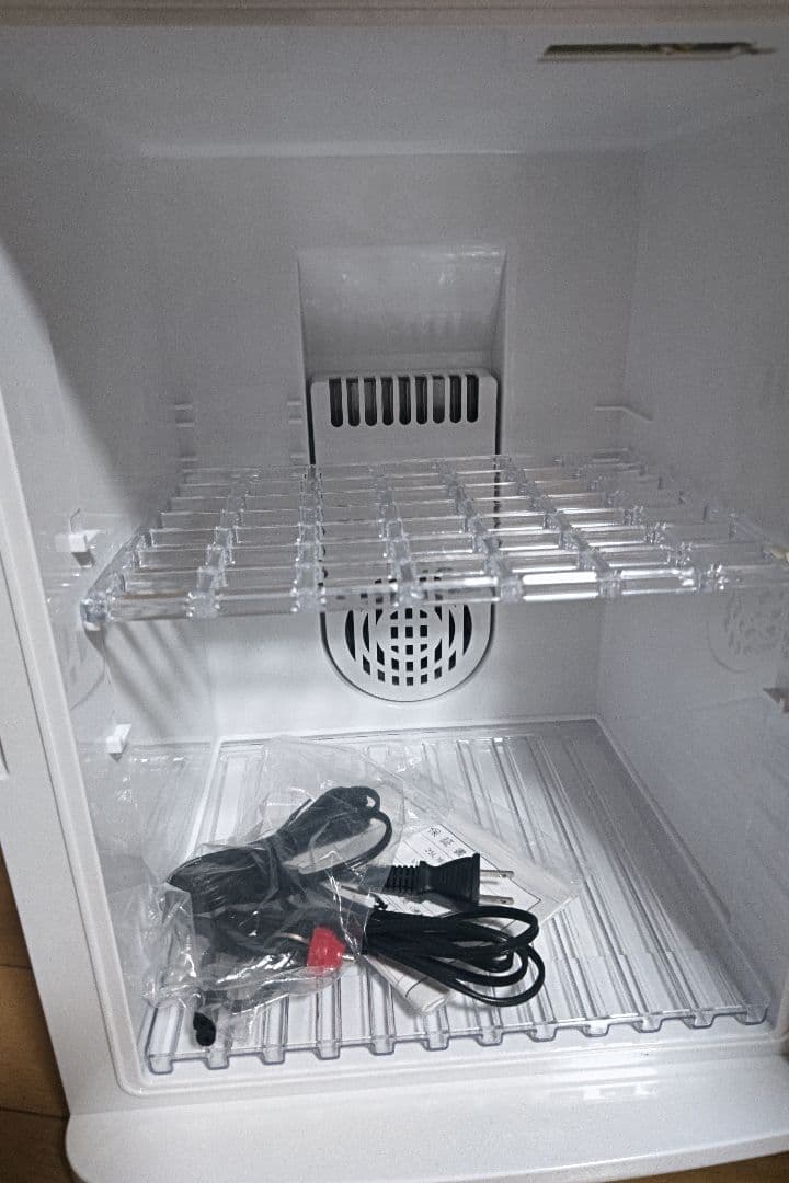 VERSOS 小型 冷温庫 25L VS-404WH ポータブル冷蔵庫