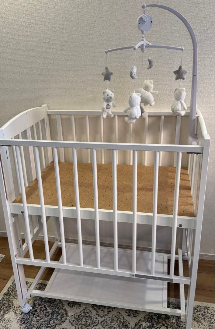 mm様 ✩ 専用ページ ベビーベッド　ミニ ハイベッド 折りたたみ式　メリー付き