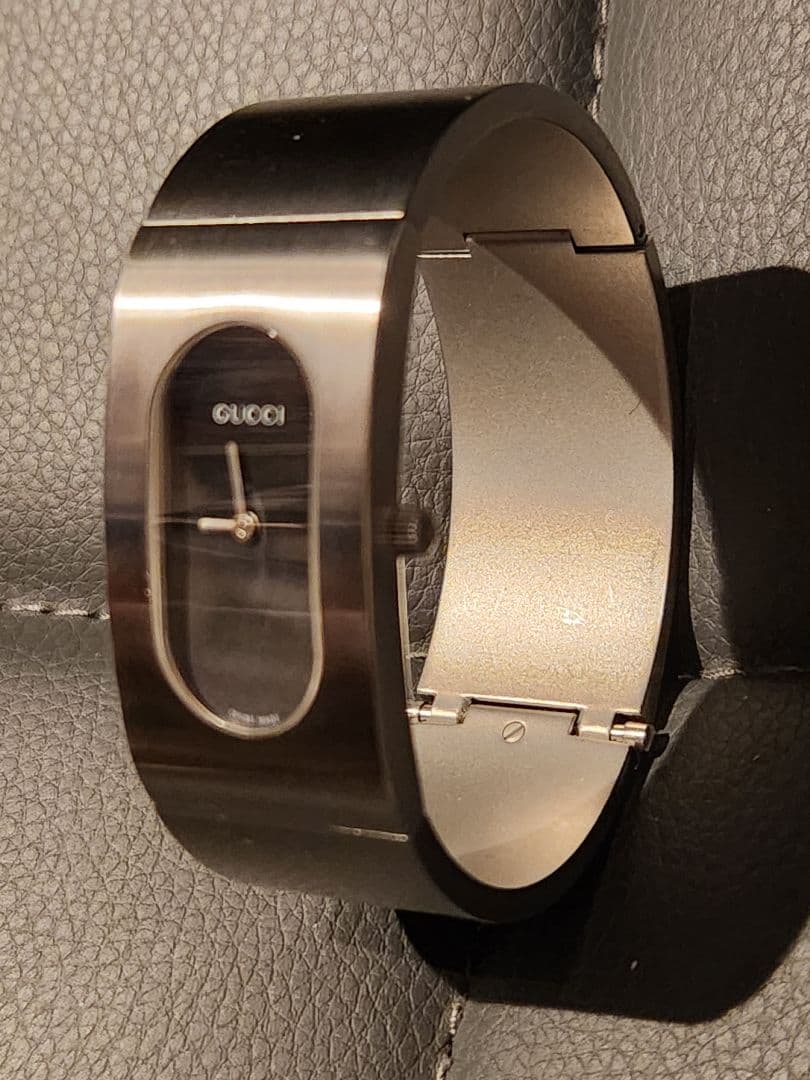 美品 GUCCI 2400L バングル 時計 ブレスレット レディース メンズ